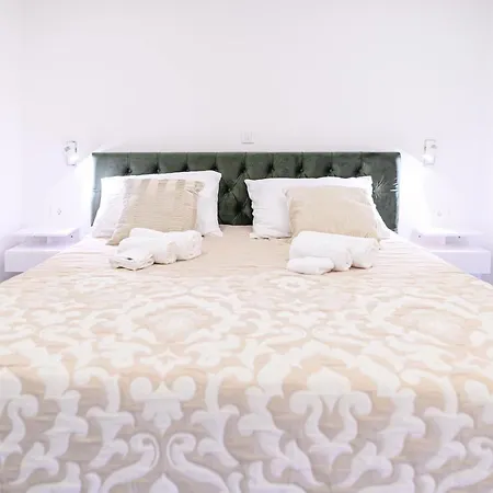 Luxury And Gold בית הארחה 4*